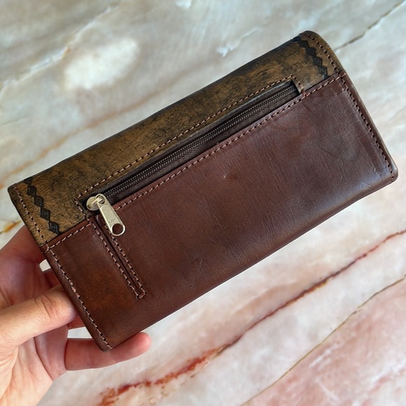AMERICAN WEST | Cross My Heart Tri-Fold Wallet - Picture 5 of 8